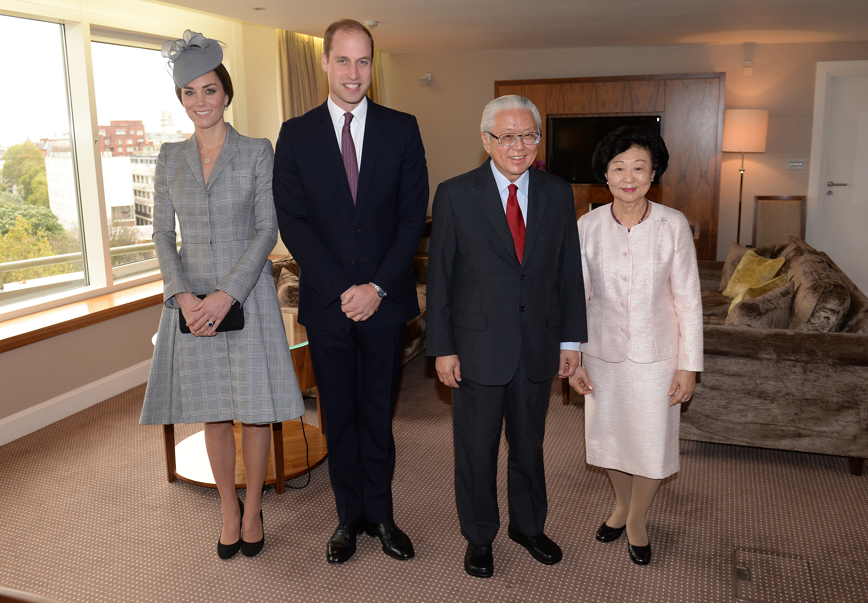 The Duke and Duchess of Cambridge greet the president of Singapore